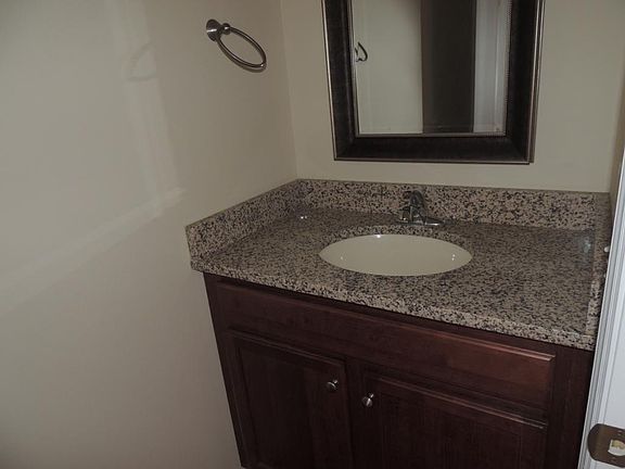 5th image of 101 Lavinia St Unit 5