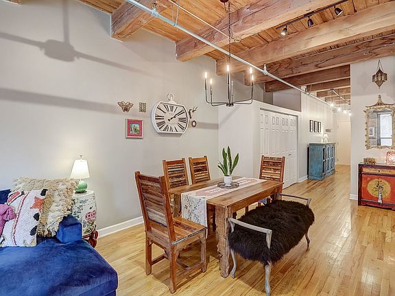 5th image of 225 W Huron St APT 213