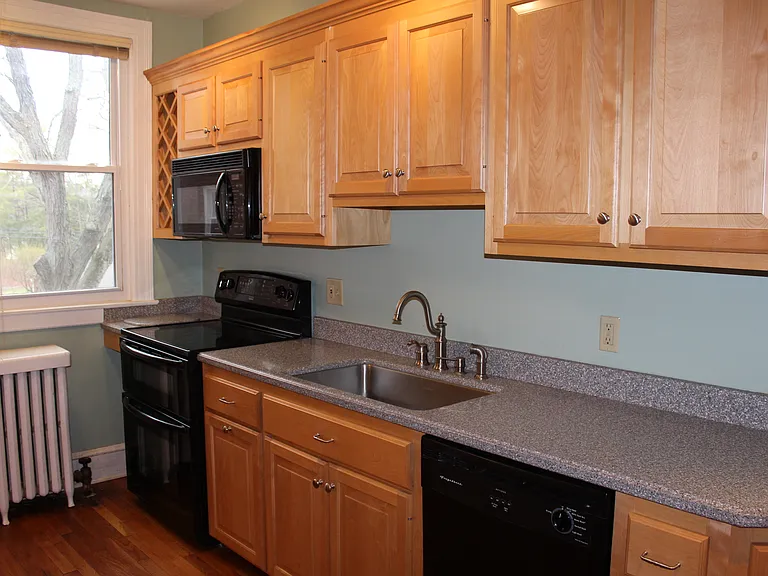 888 Farmington Ave #D — Photo 9