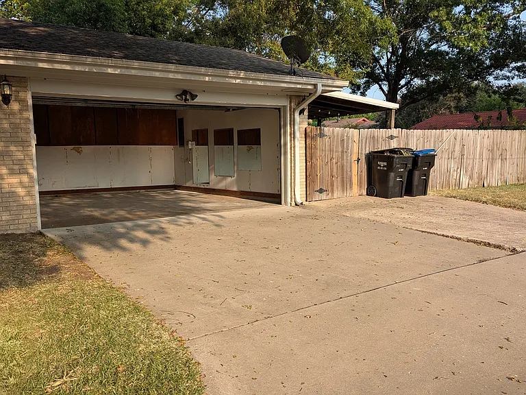 2311 Lange St — Photo 30