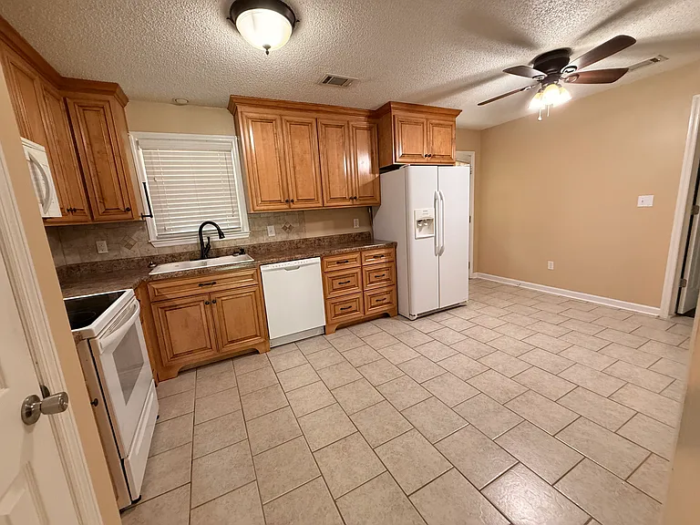 4534 Greystone Dr — Photo 11