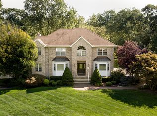 106 Obre Pl, Shrewsbury, NJ 07702
