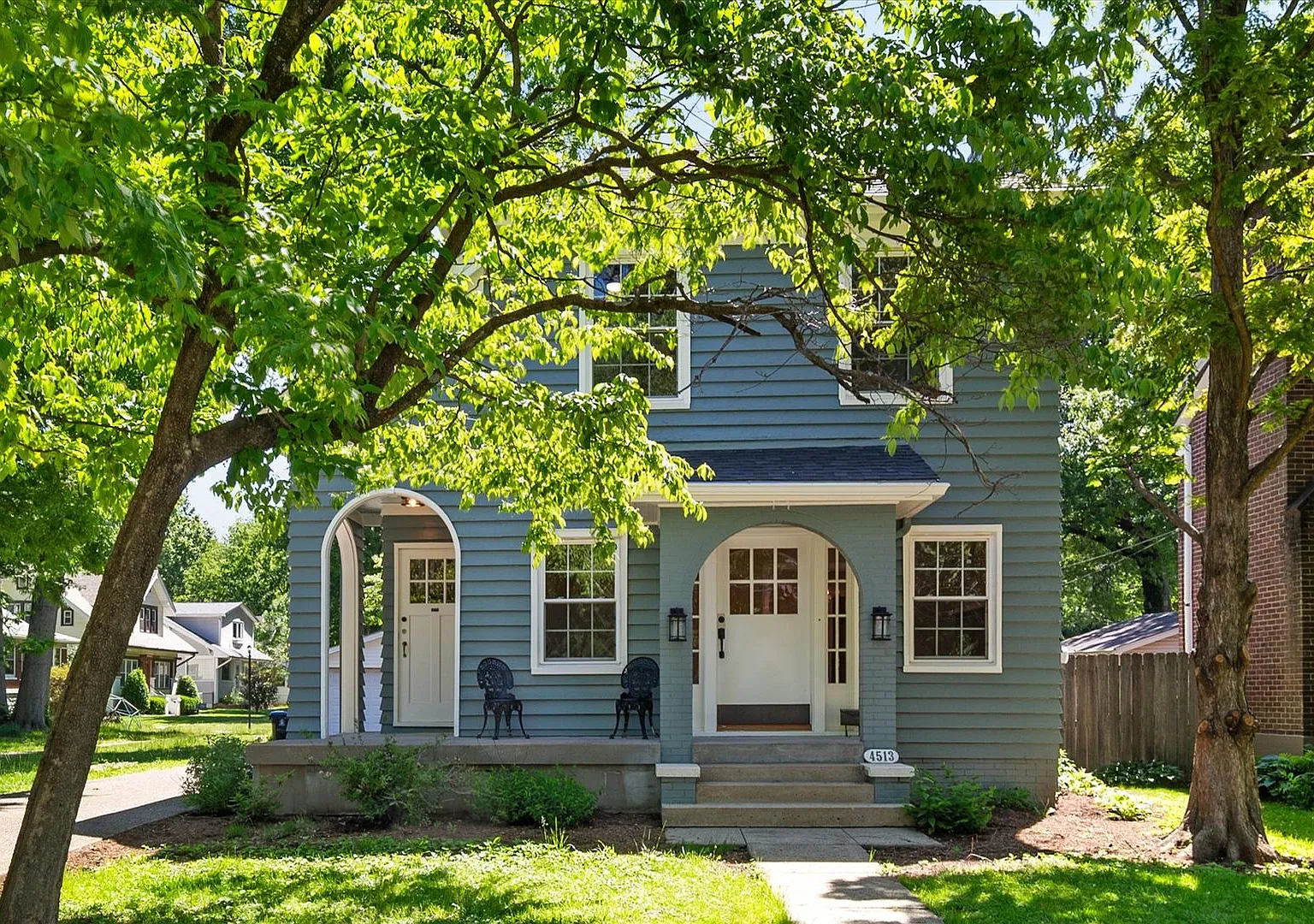 Beautiful 3BR house- perfect roommate set up! 1/2 price security deposit with qualified application — Photo 1
