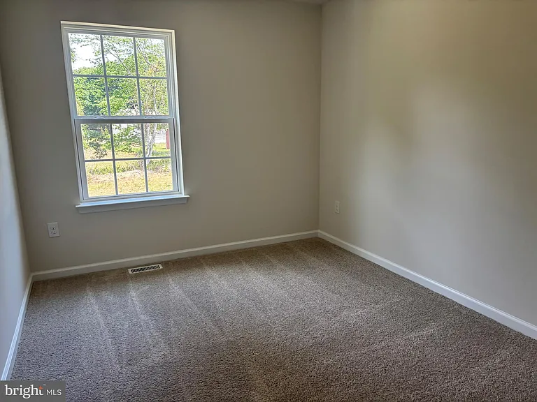 60 Robert Dr — Photo 19