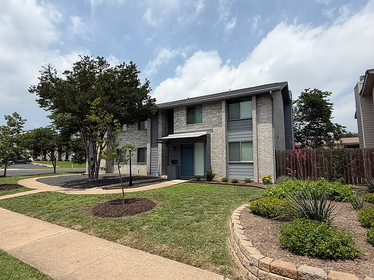 3216 Crosscreek Dr #102 — Photo 3