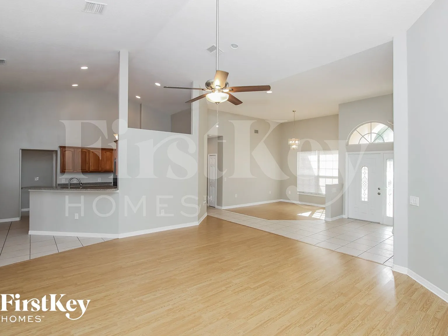 4 bed, 2.0 bath, 2100 sqft, $2,420 — Photo 4