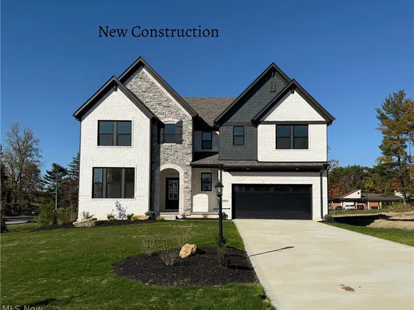 7824 Harley Hills Dr, North Royalton, OH 44133