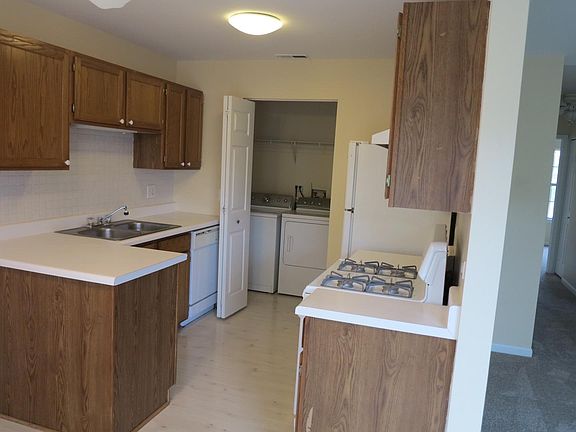 3rd image of 224 Brett Cir Unit C