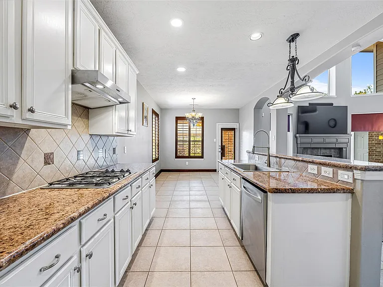 8127 Edenwood Dr — Photo 20