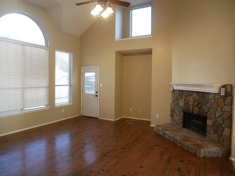 7135 Saint Augustine Dr — Photo 8