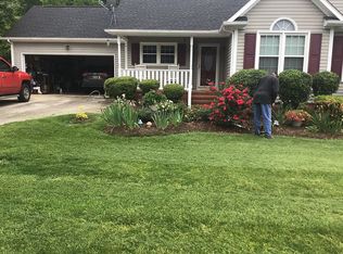 125 Holly Ridge Ln, Mebane, NC 27302