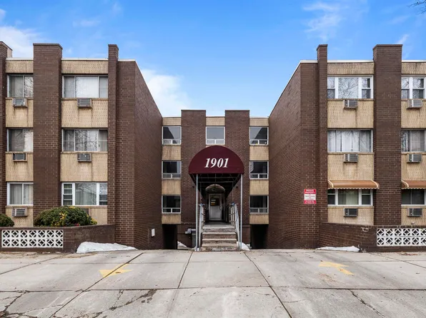 1901 John F Kennedy Boulevard image 1 of 15