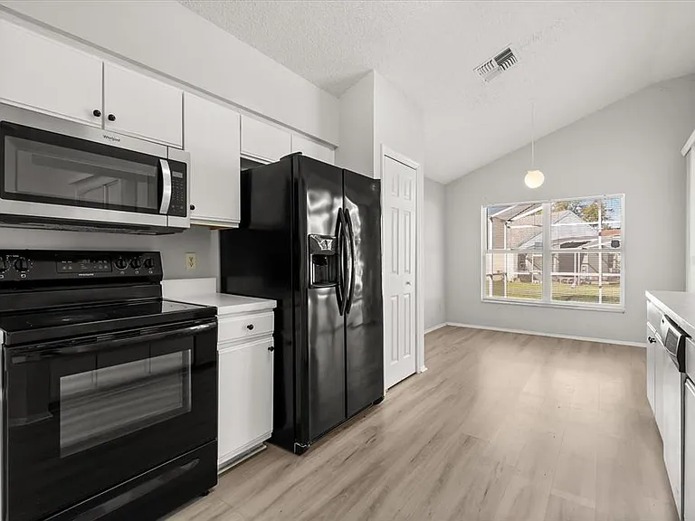 2612 Brookshire Ct — Photo 9