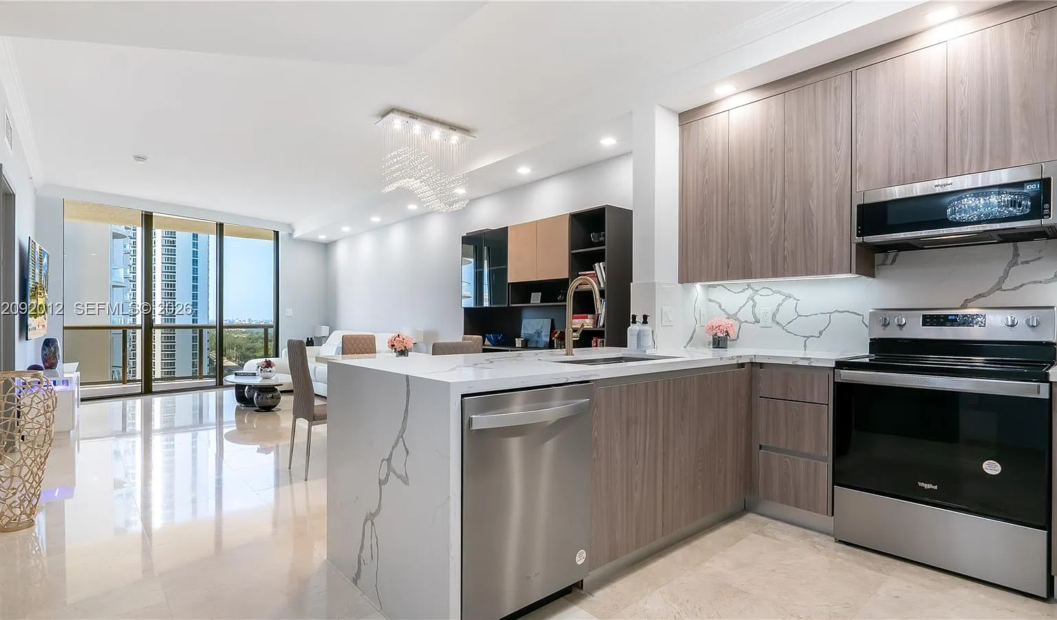 Sayan Condo — Photo 3