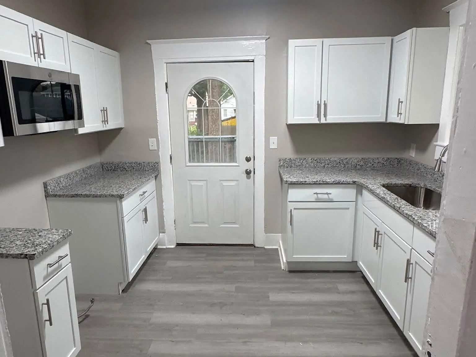 3 bed, 2082 sqft, $1,650 — Photo 4