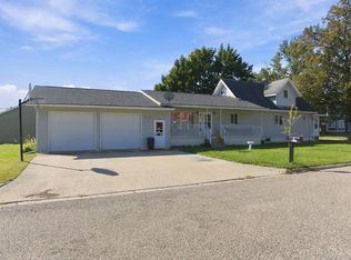 212 N Division St, Sumner, IA 50674
