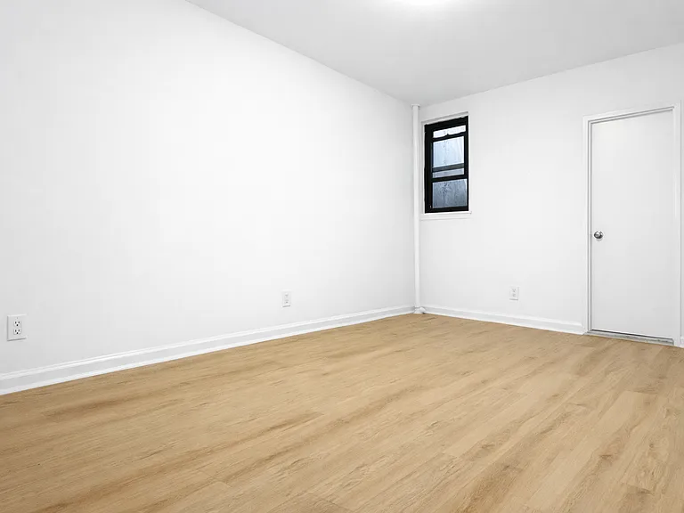 217 E 89th St #2B — Photo 3