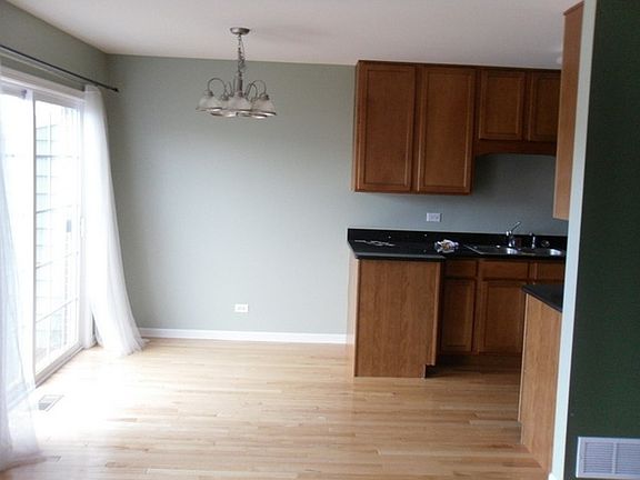 3rd image of 440 Fairview Cir