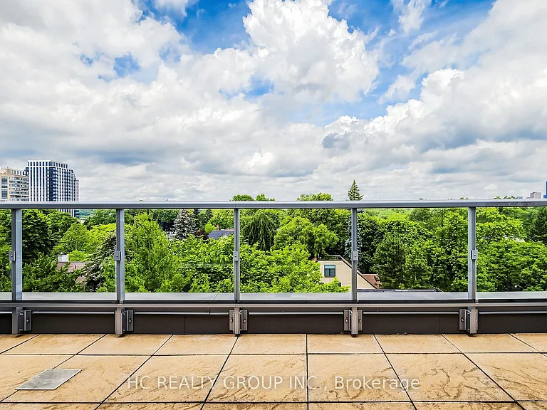 6 Parkwood Ave #701 — Photo 19
