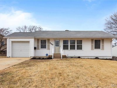 285 Saint Nicholas Ln, Florissant, MO, 63031