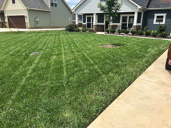 5th image of 713 Laurel Ln