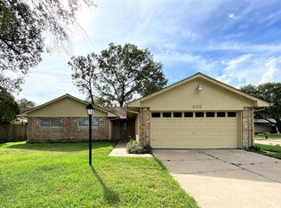202 Taranto Ln, Houston, TX 77015