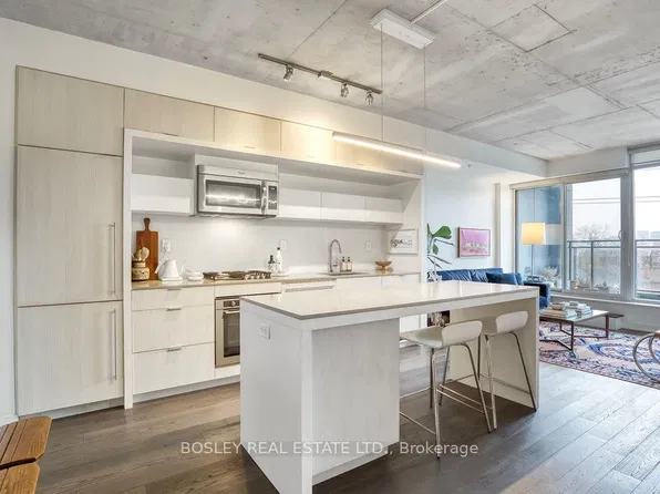 130 Rusholme Rd #404, Toronto, ON M6H 2Y7