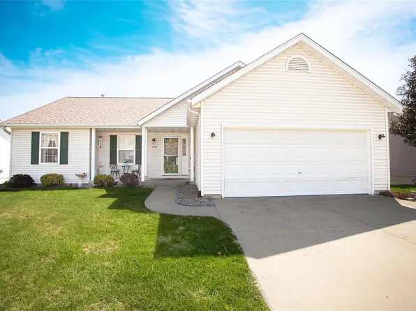 2726 Overview Dr, Columbia, IL 62236