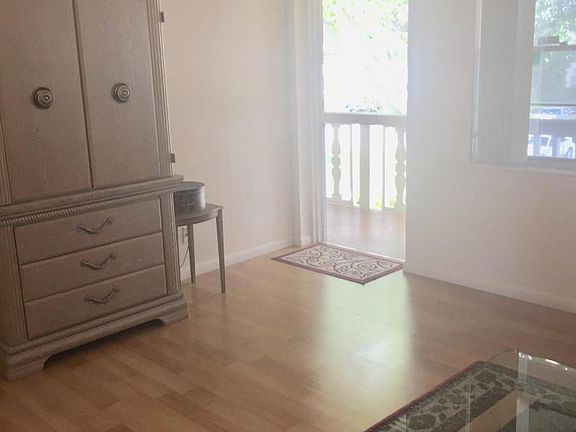 5th image of 128 Bedford E