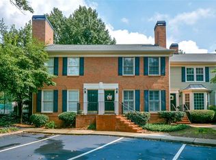 20 Mount Vernon Cir, Sandy Springs, GA