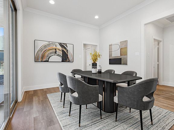 4th image of 118 Woodlands Park Dr