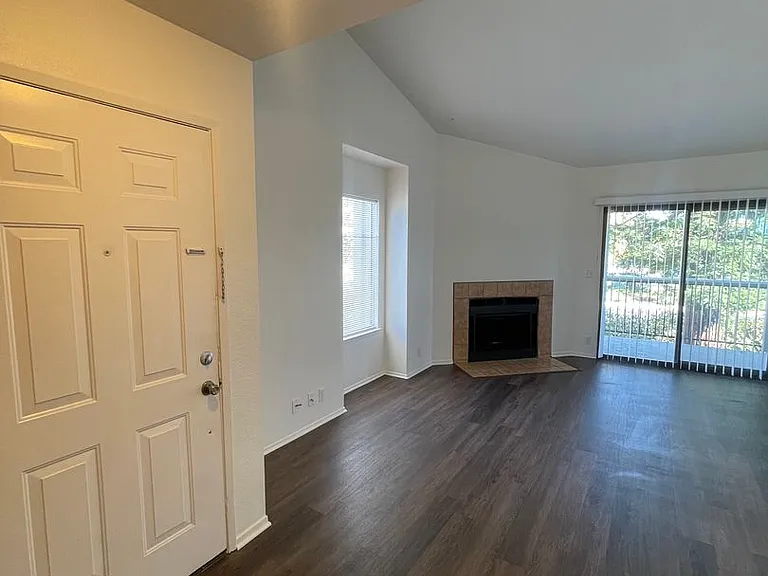 720 Sunrise Ave — Photo 5
