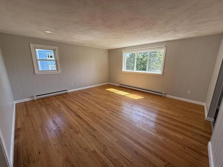 397 Snell St — Photo 4