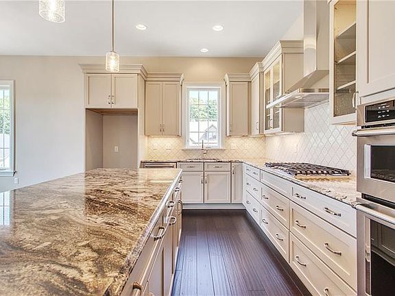 2nd image of 3268 Long Meadow Dr