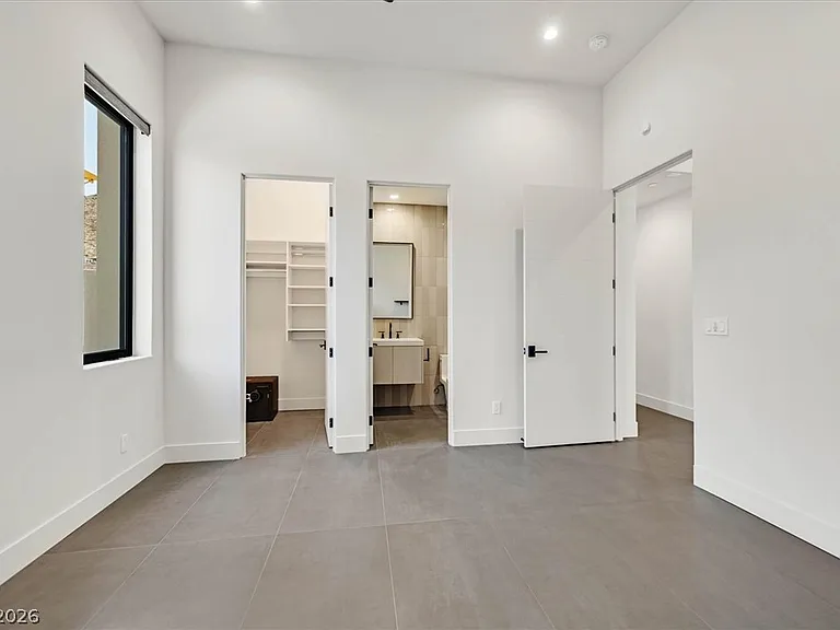 692 Scenic Cliff Dr — Photo 46