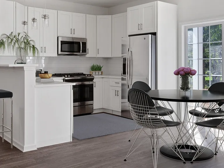 Cornerstone at Hauppauge - 55+ Active Adult Apartment Homes- — Photo 11