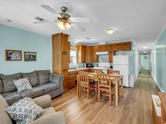 5th image of 171 Paradise Ave #11