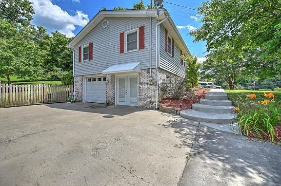 5th image of 3832 Alderwood Dr