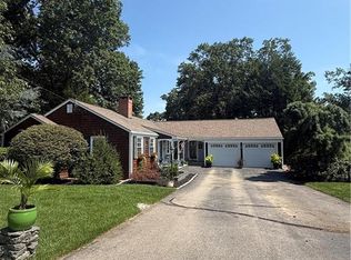 40 Meredith Dr, Cranston, RI 02920