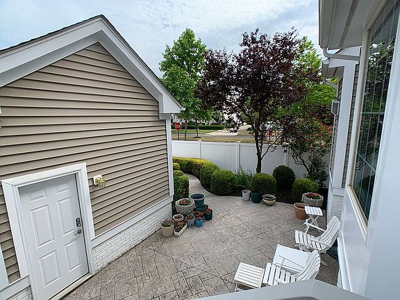 Detached Garage