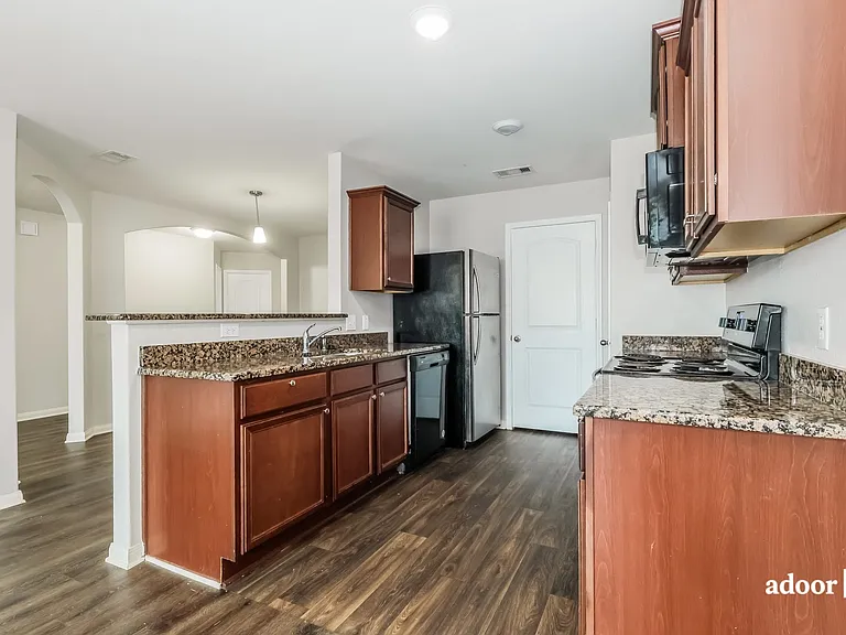 8010 Distant Harbor Rd — Photo 5