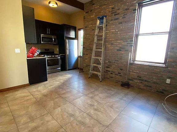 2nd image of 336 Knickerbocker Ave #2B