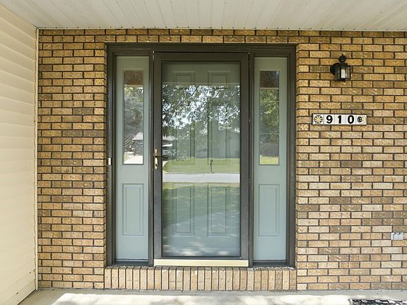 5th image of 910 Juanita Ave