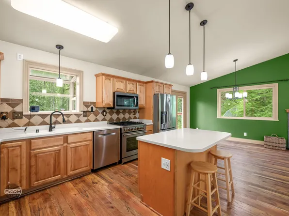 21530 Rushing River Cir, Eagle River, AK 99577