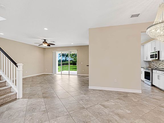 4th image of 8115 Brigamar Isles Ave