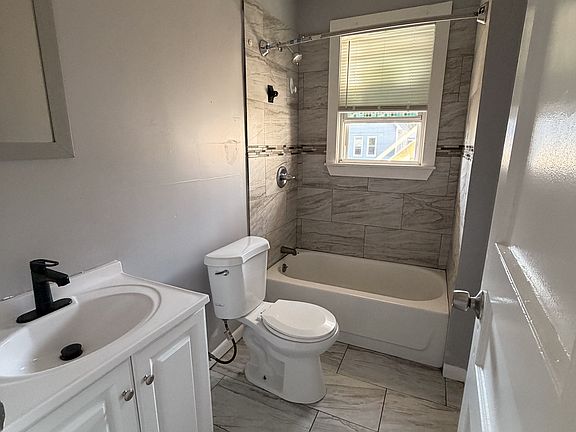 5th image of 304-314 Benham Ave #2L