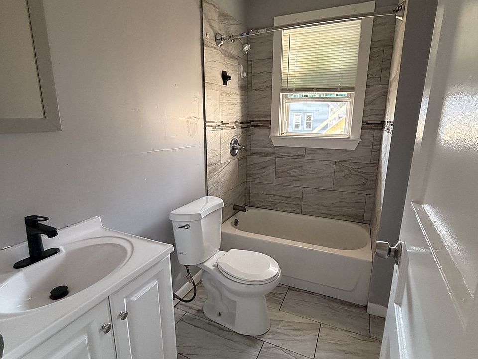 1st image of 304-314 Benham Ave #2L