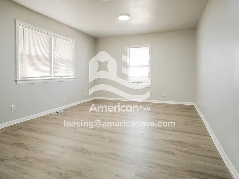 1560296_003_living_room_14397546.jpg