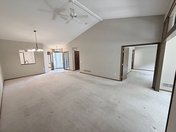 5th image of 10843 Lexington Dr