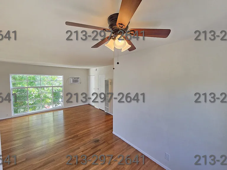12515 Whitsett Ave #D — Photo 6